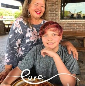 Meet your Posher, Zoila